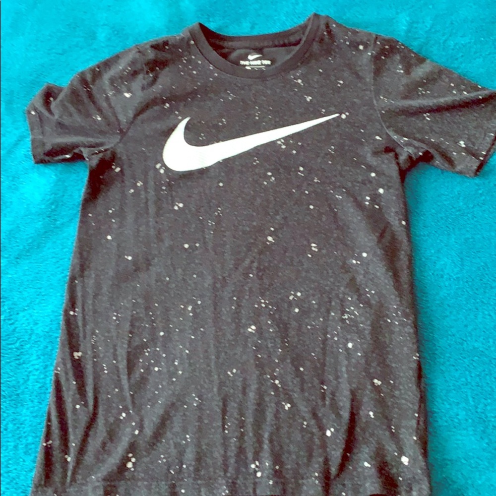 Teen boys nike shirt,